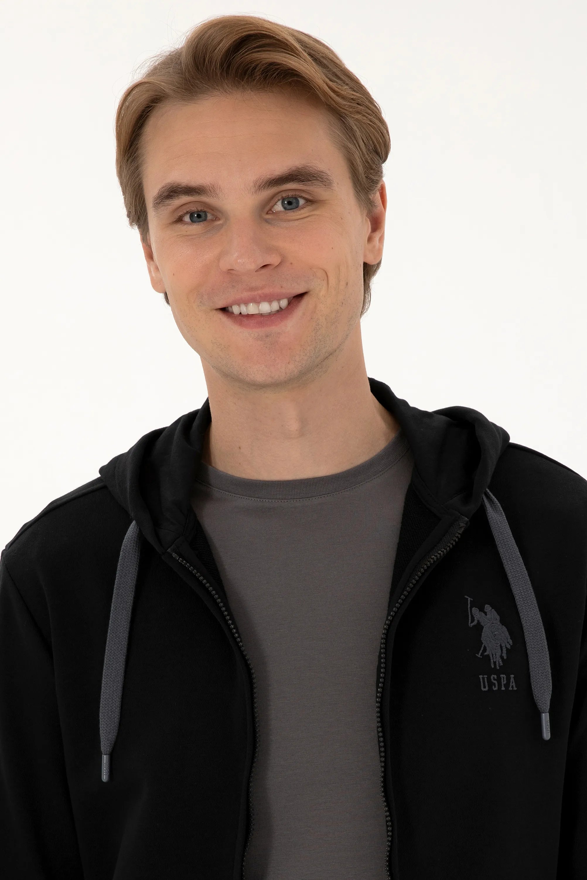 U.S. Polo Assn._Black_Black Zip Up Hoodie With Logo_G081SZ0820 2226461_VR046_02