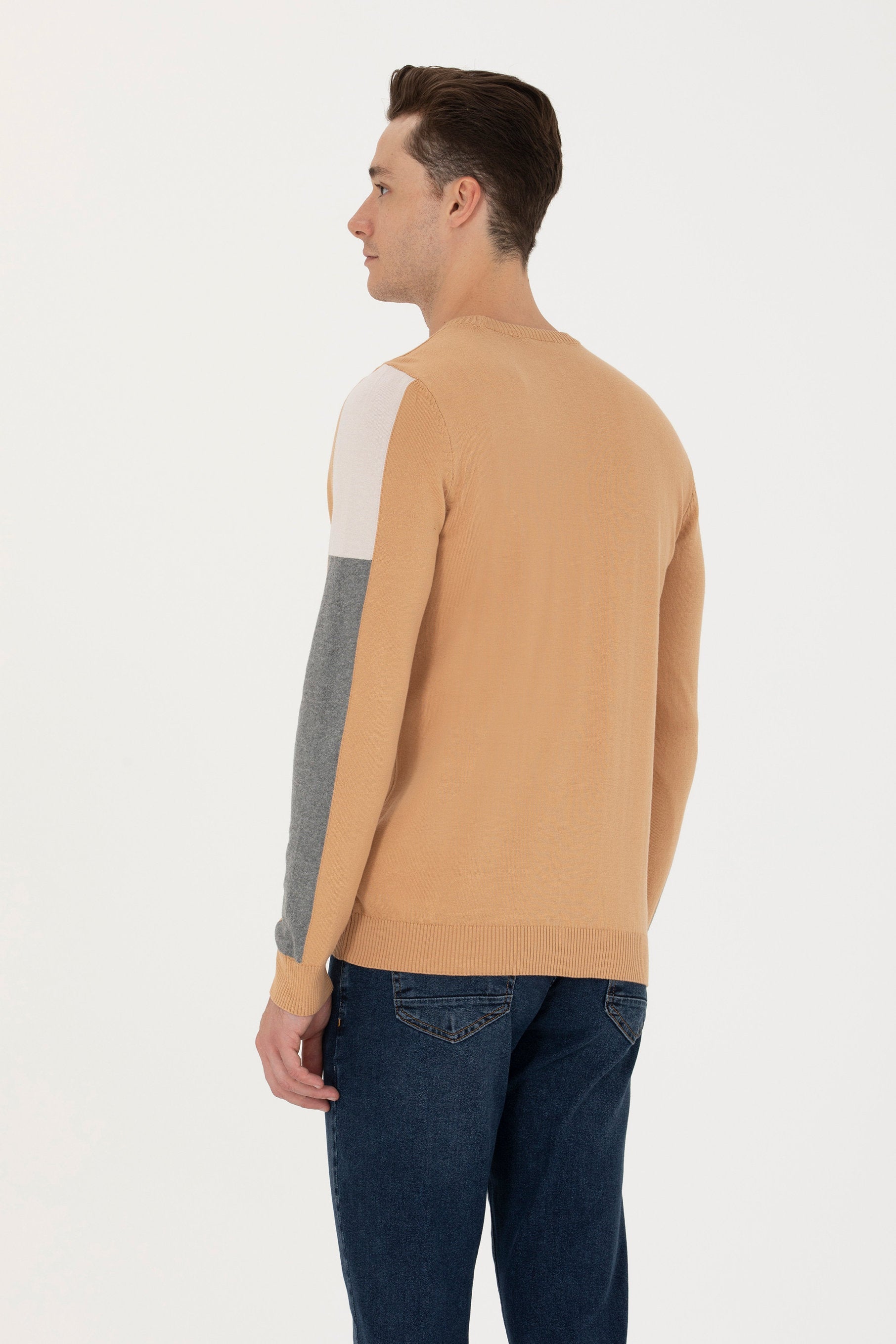 Multi-Color Pullover_G081SZ0TK0 1670219_VR085_03