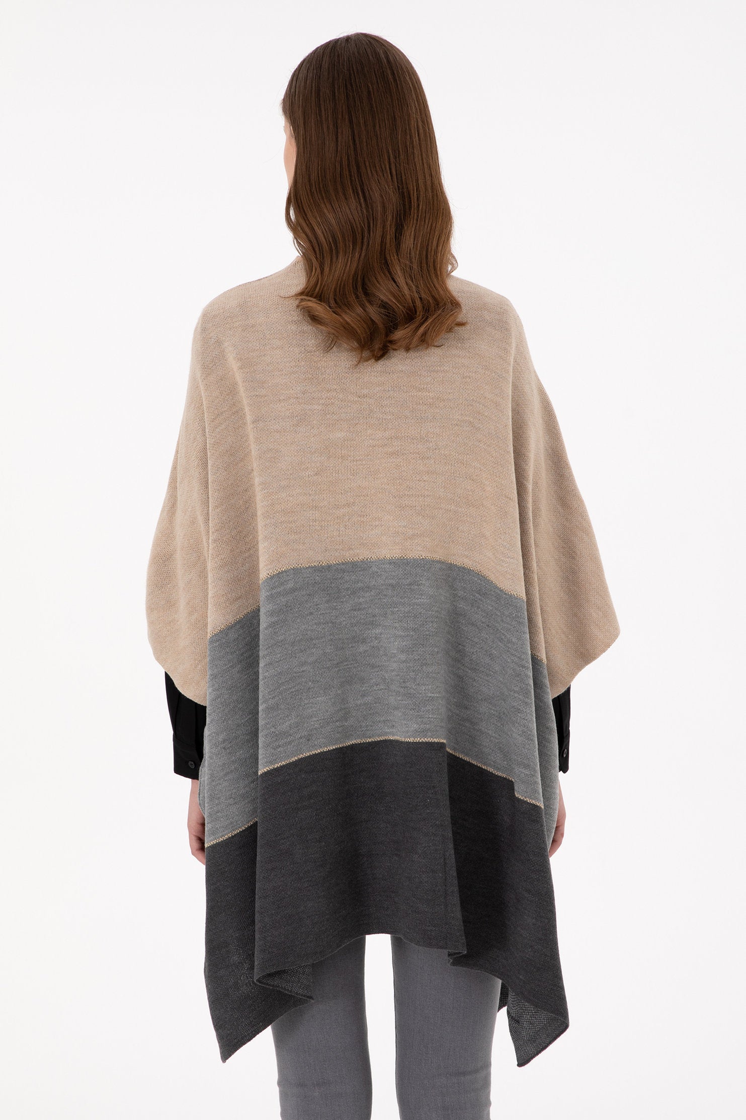 Multi-Color Poncho_G082GL0TH0 1954470_VR123_05
