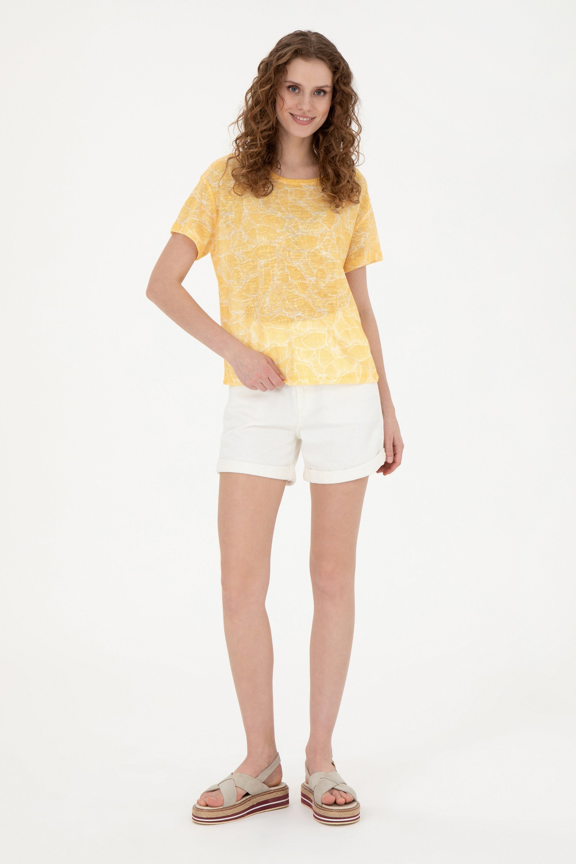 Women Multi-color T-Shirt_G082SZ0110 1825326_VR043_04