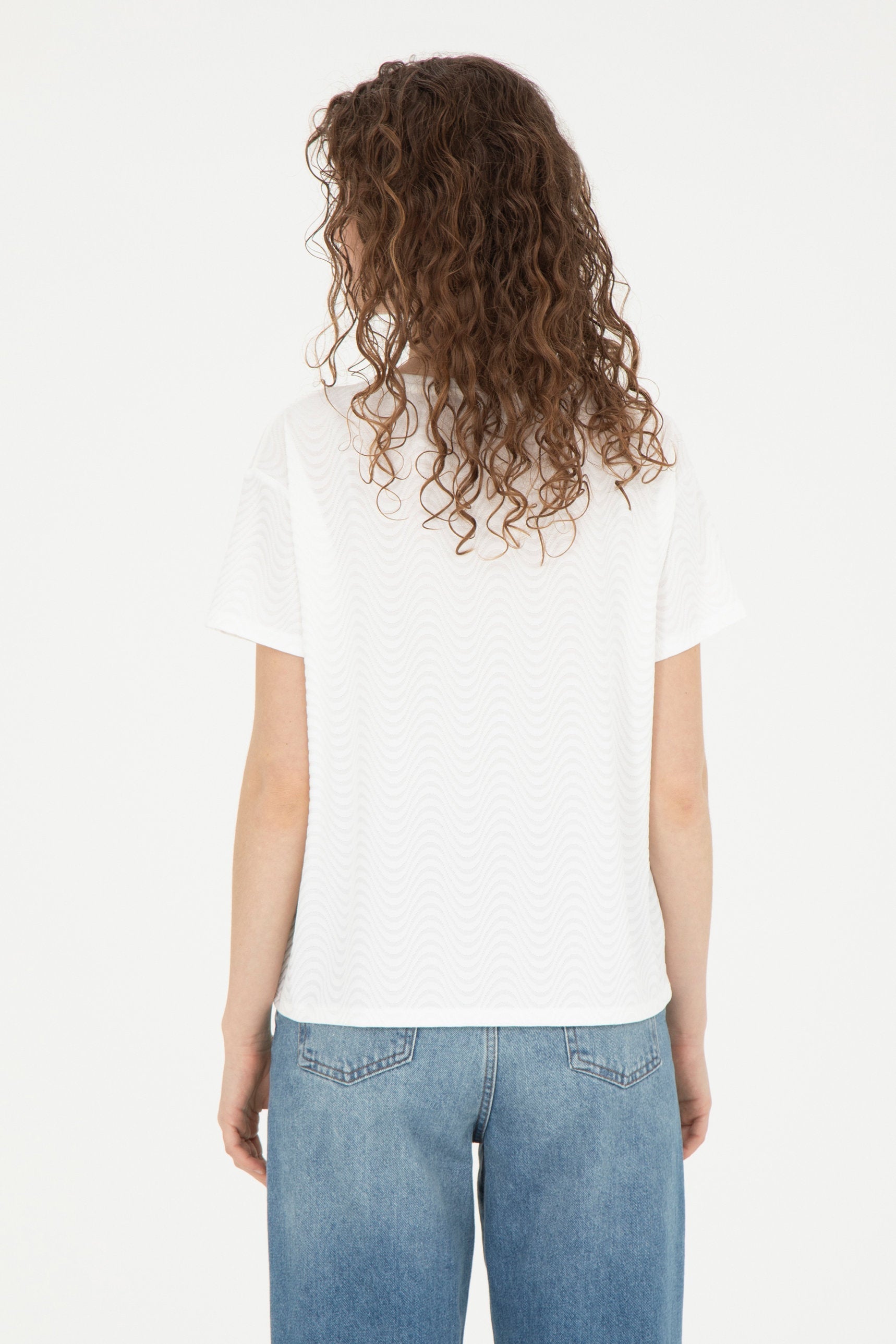 Women White T-Shirt_G082SZ0110 1826502_VR019_04