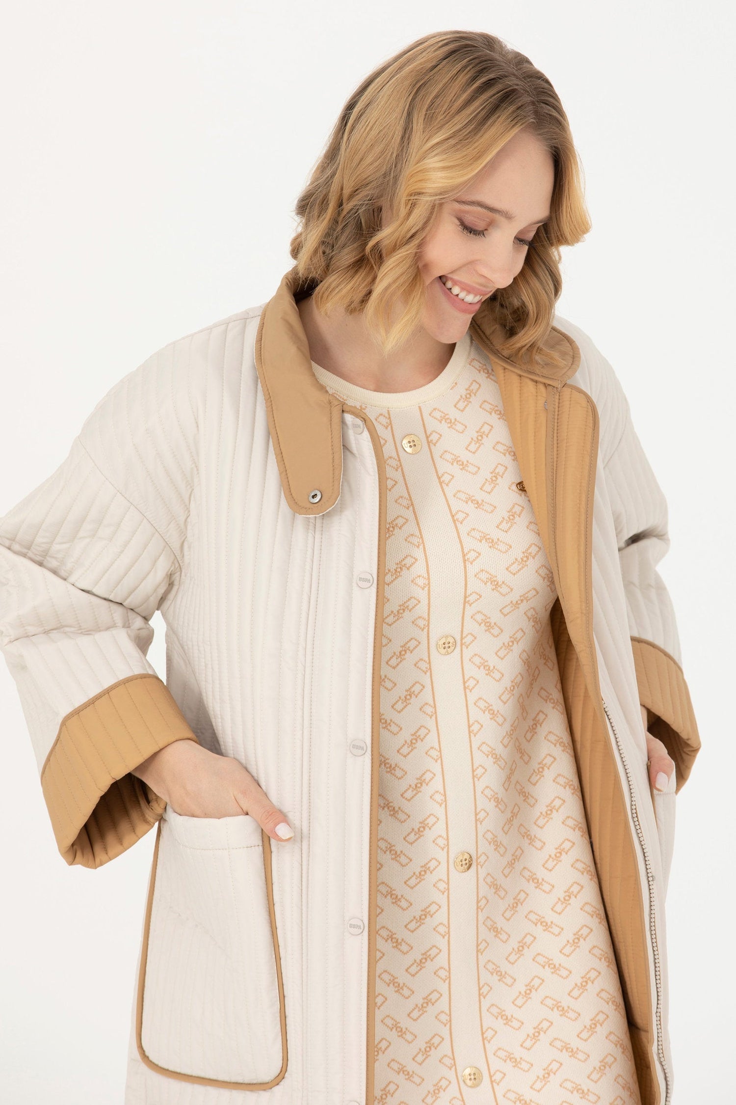 Beige Jacket_G082SZ0KS0 1673359_VR049_03