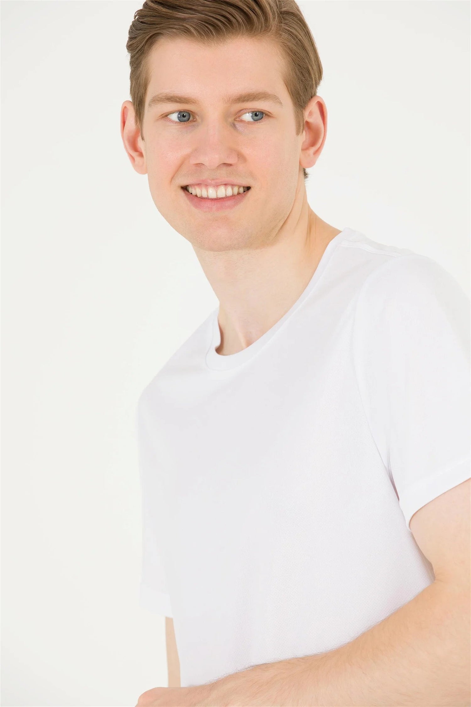 White Short Sleeve Round Neck T-Shirt - BEVAVA