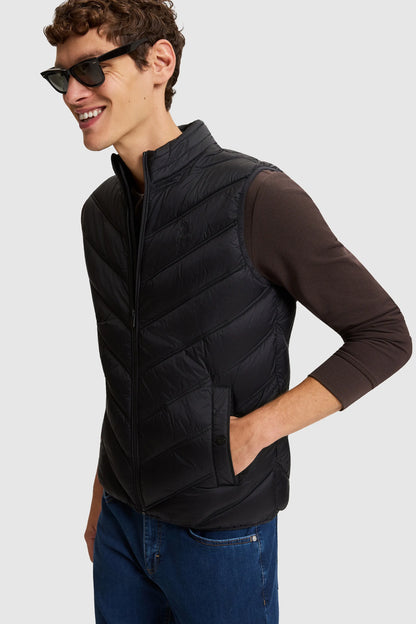 U.S. Polo Assn. Black Men Black Chevron Quilted Vest Jacket SKU: G081GL0100 PU-13222_VR046 Image 03
