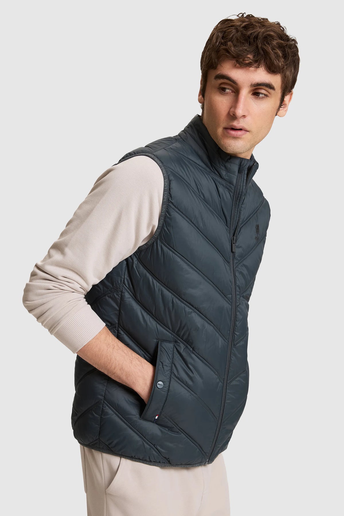 U.S. Polo Assn. Fog Men Fog Quilted Vest Jacket SKU: G081GL0100 PU-13222_VR076 Image 03