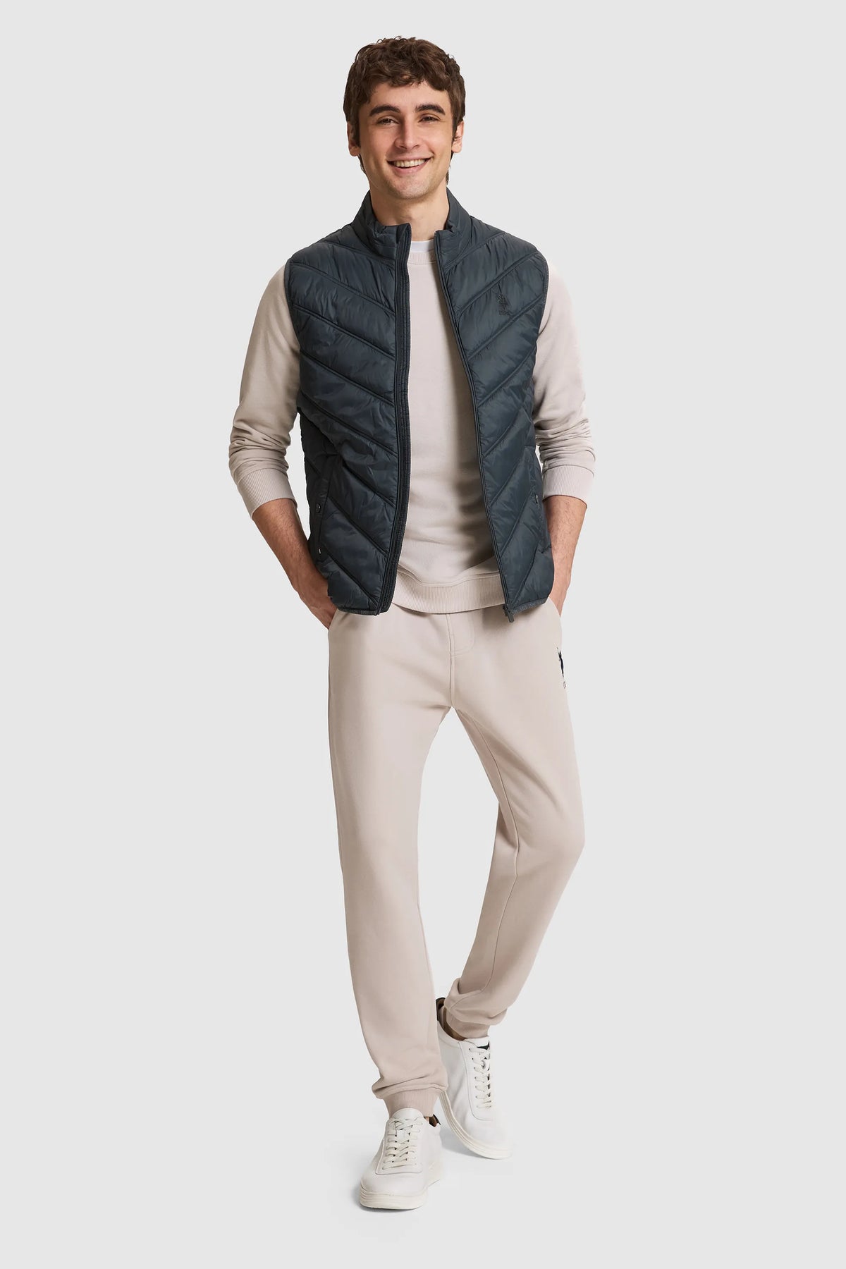 U.S. Polo Assn. Fog Men Fog Quilted Vest Jacket SKU: G081GL0100 PU-13222_VR076 Image 04
