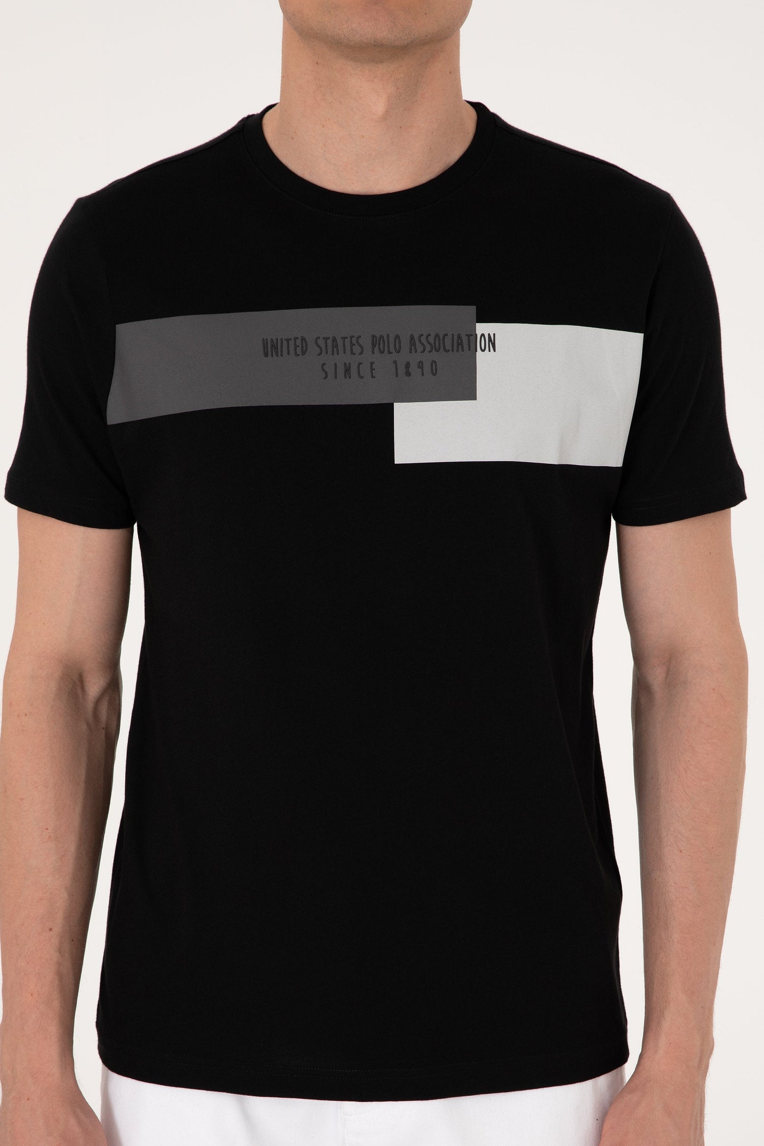 U.S. Polo Assn._Black T-Shirt_G081SZ0110 2104733_VR046_04