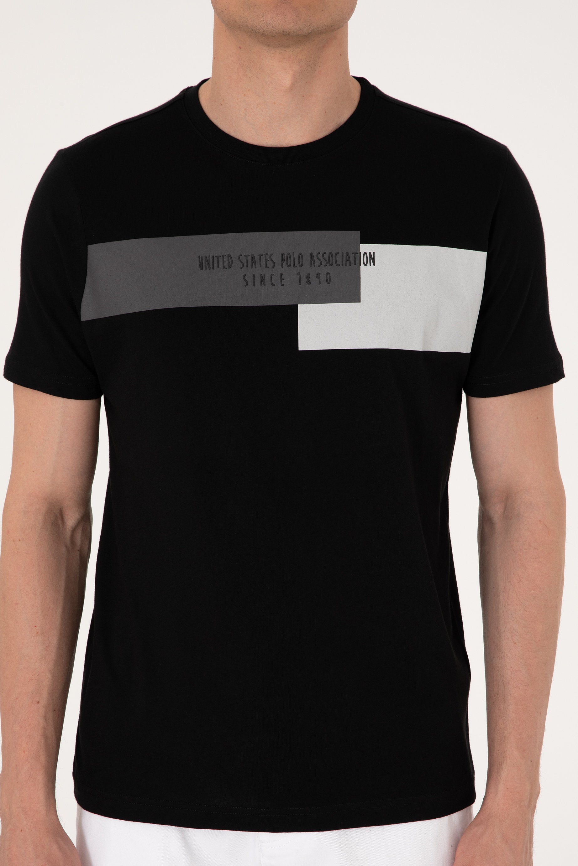 U.S. Polo Assn._Black T-Shirt_G081SZ0110 2104733_VR046_04