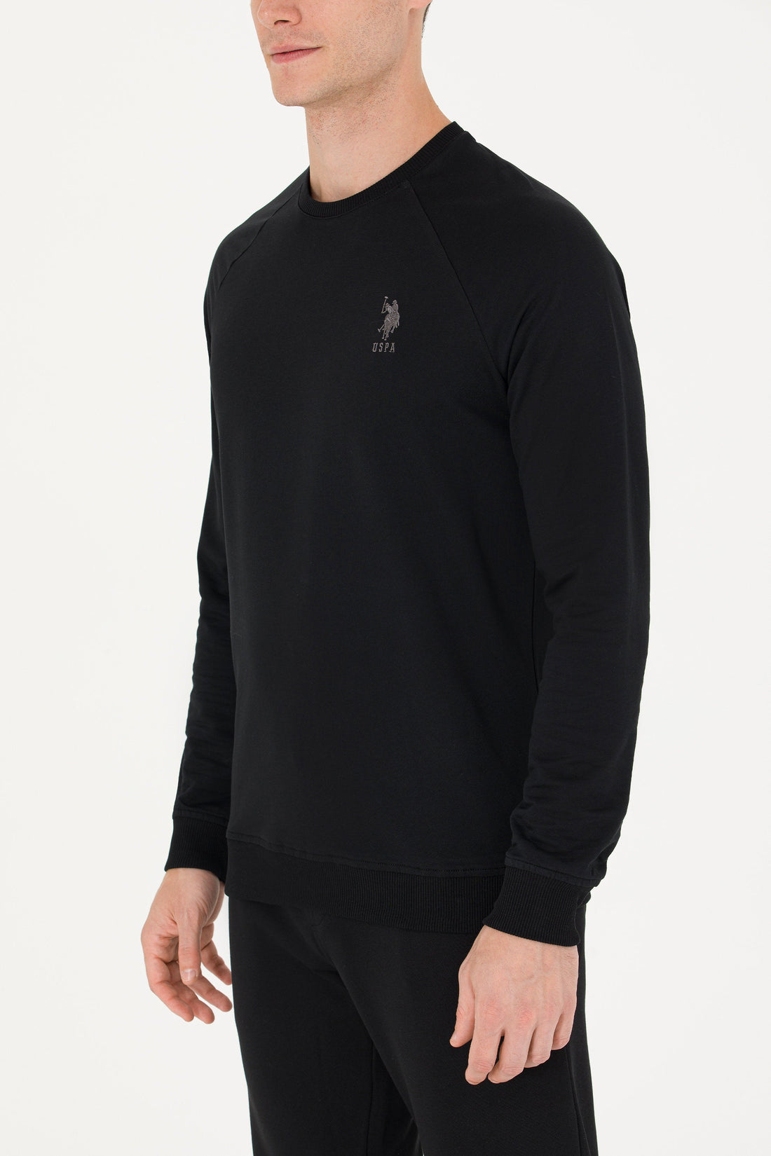 Black Sweatshirt With USPA Logo_G081SZ0820 1639130_VR046_02